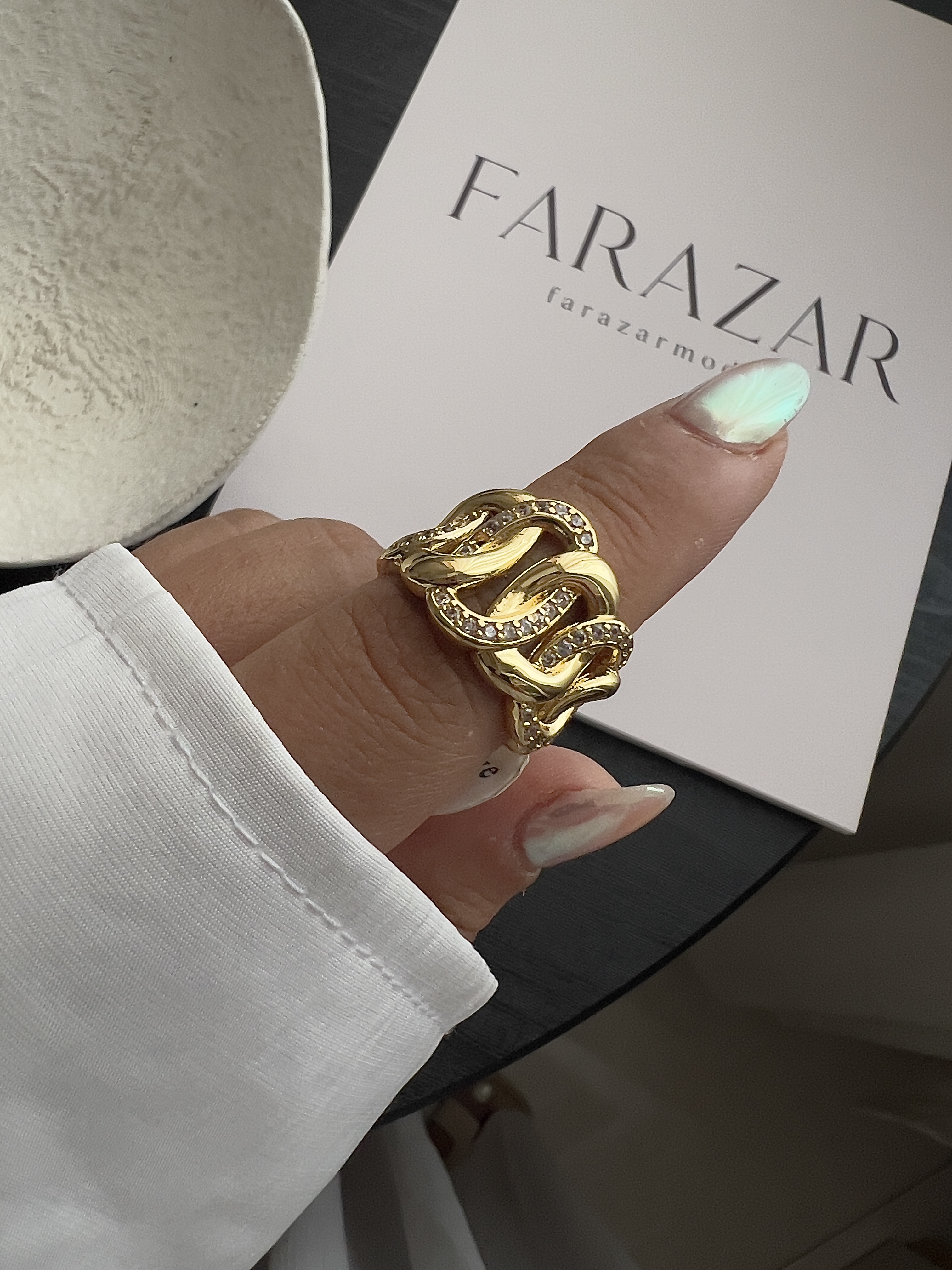 انگشتر زنانه زنجیری نگین‌دار طلایی | انگشتر استیل ضد حساسیت مدل Chain Luxe | FARAZAR عنوان انگلیسی  تصویر محصول  کلیک کنید  فرمت های مجاز: JPG, PNG, GIF, WEBP, HEIC انتخاب دسته‌بندی  قیمت (تومان)  قیمت پیش از تخفیف (تومان)  پیشنهاد ویژه محدودیت تعداد سفارشات  موجودی   موجودی نامحدود بارکد شناسه محصول  ویژگی‌های ارسال   مشخصات محصول   سایر دسته‌بندی‌ها و برند   انتخاب سایر دسته‌بندی‌ها  انتخاب برند  انتخاب برچسب‌ها  مشخصات تکمیلی   تنوع‌ها   توضیحات   سئوی محصول   نقد و بررسی   ثبتثبت و بازگشتثبت و ایجاد جدید جدید